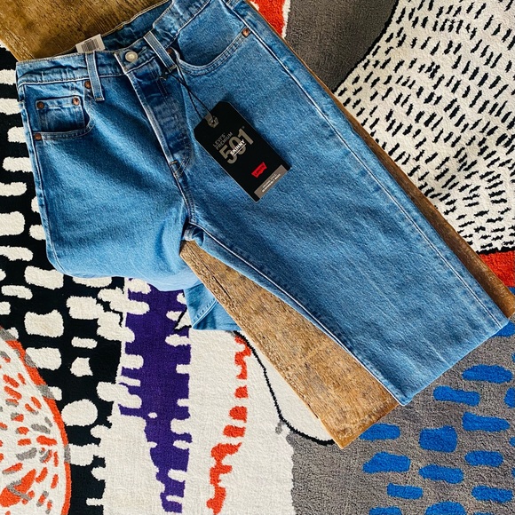 New Levi’s 501 Skinny Medium Wash High-Rise Jeans - Picture 5 of 8